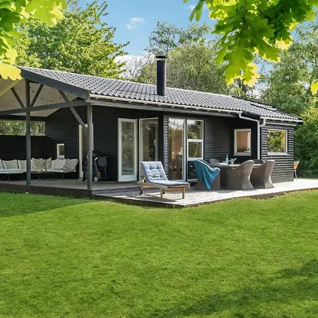 Stunning In Sjaellands Odde With Wifi Holiday home *